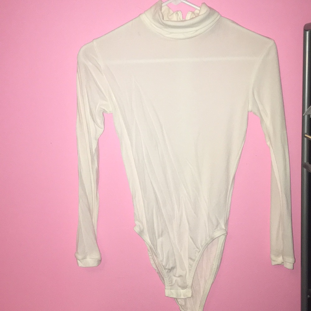 White long sleeve bodysuit